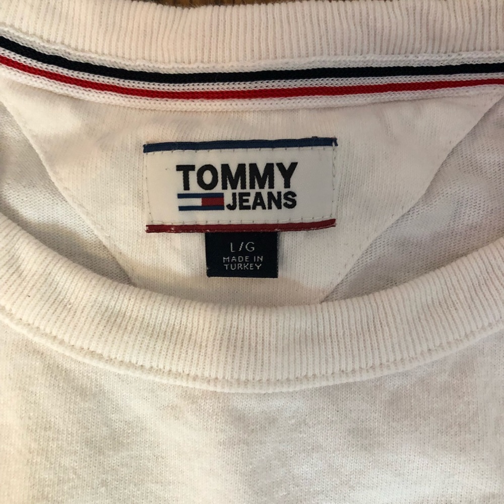 Tommy over sized looking shirt. Never worn - Picture 2 of 3